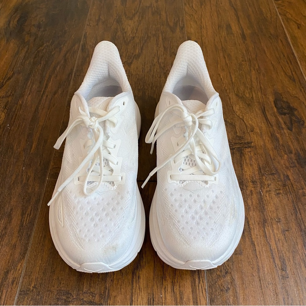 Hoka Clifton 9